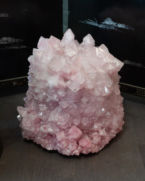 CONTEMPORARY GRAND SCALE CRYSTALLIZED VASE IN PINK BY ISAAC MONTÉ, NETHERLANDS