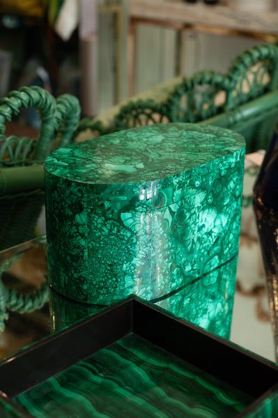 CONTEMPORARY LARGE GREEN OVAL MALACHITE STONE BOX WITH HINGED LID