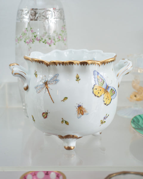 ANNA WEATHERLEY DESIGNS HAND-PAINTED FOOTED PORCELAIN CACHEPOT HANDLES