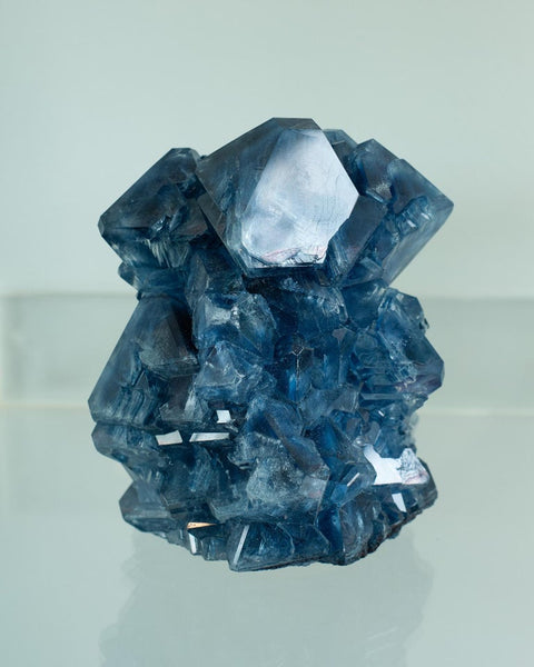 CONTEMPORARY CRYSTALLIZED VASE IN BLUE BY ISAAC MONTÉ, NETHERLANDS