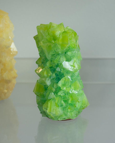 CONTEMPORARY CRYSTALLIZED VASE IN GREEN BY ISAAC MONTÉ, NETHERLANDS