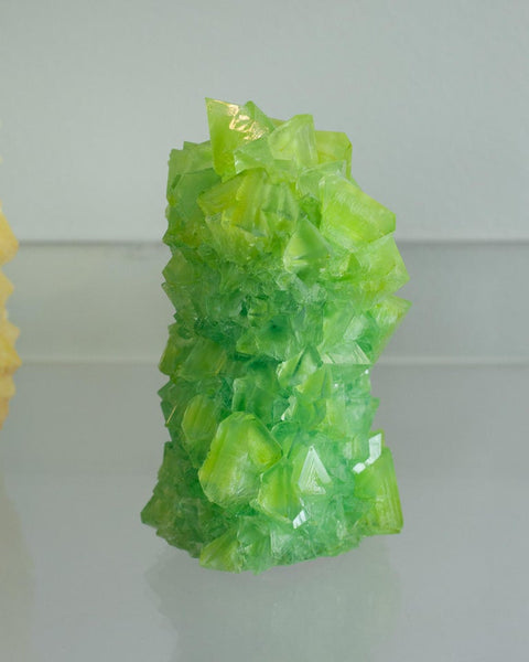 CONTEMPORARY CRYSTALLIZED VASE IN GREEN BY ISAAC MONTÉ, NETHERLANDS