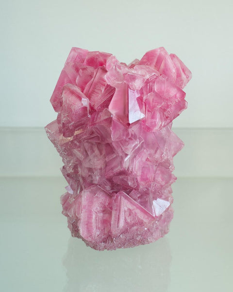 CONTEMPORARY CRYSTALLIZED VASE IN PINK BY ISAAC MONTÉ, NETHERLANDS