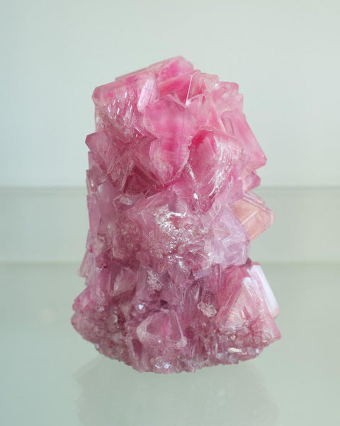 CONTEMPORARY CRYSTALLIZED VASE IN PINK BY ISAAC MONTÉ, NETHERLANDS